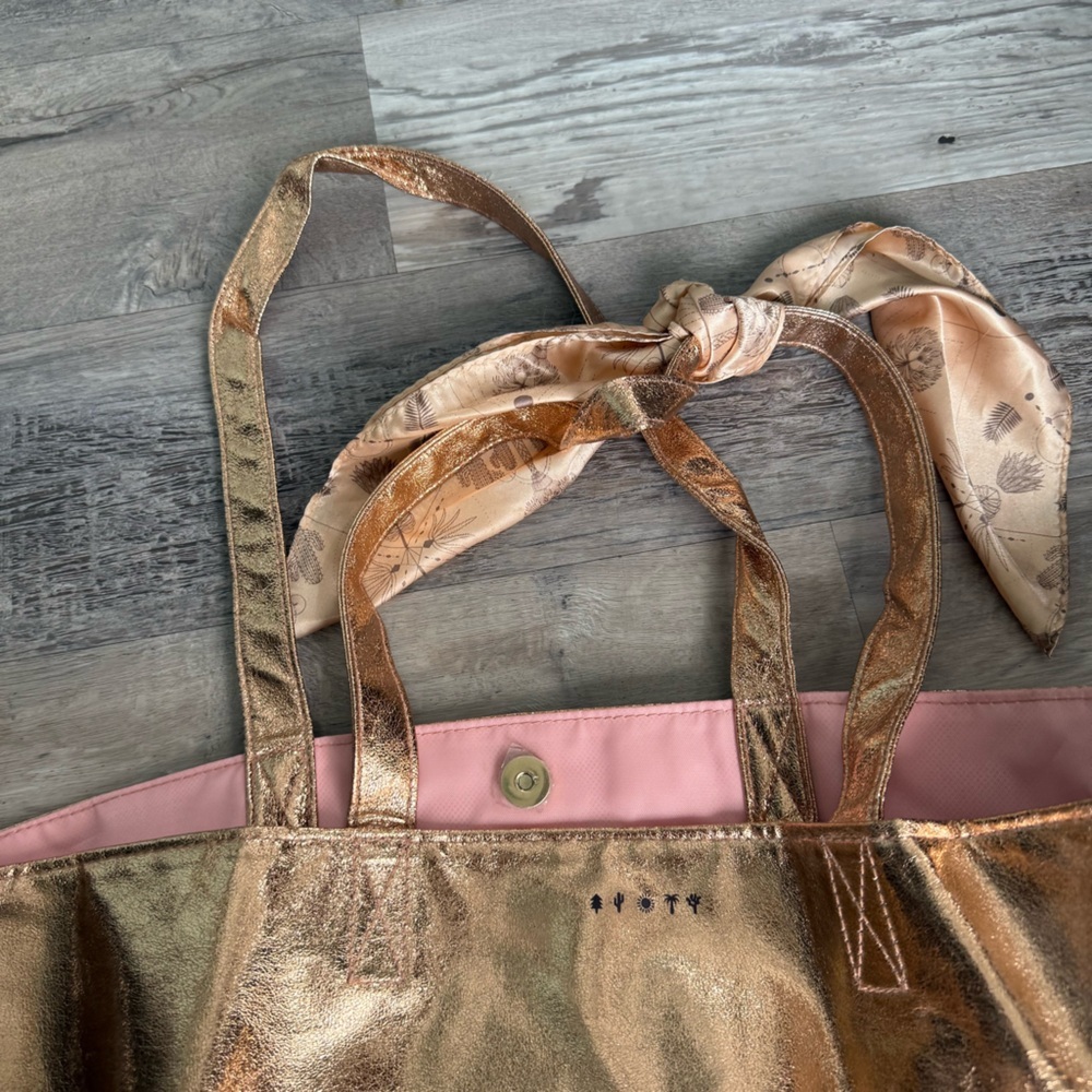 Paul Mictchell Gold Tote Bag with Scarf Accent - Picture 4 of 7
